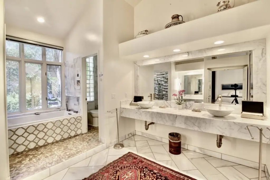 En-suite bathroom at AToN Center