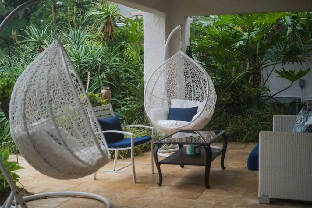 Outdoor lounge seating at AToN Center Encinitas