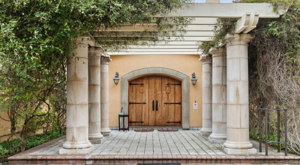 Summit Estate Recovery Center facility in Saratoga, CA